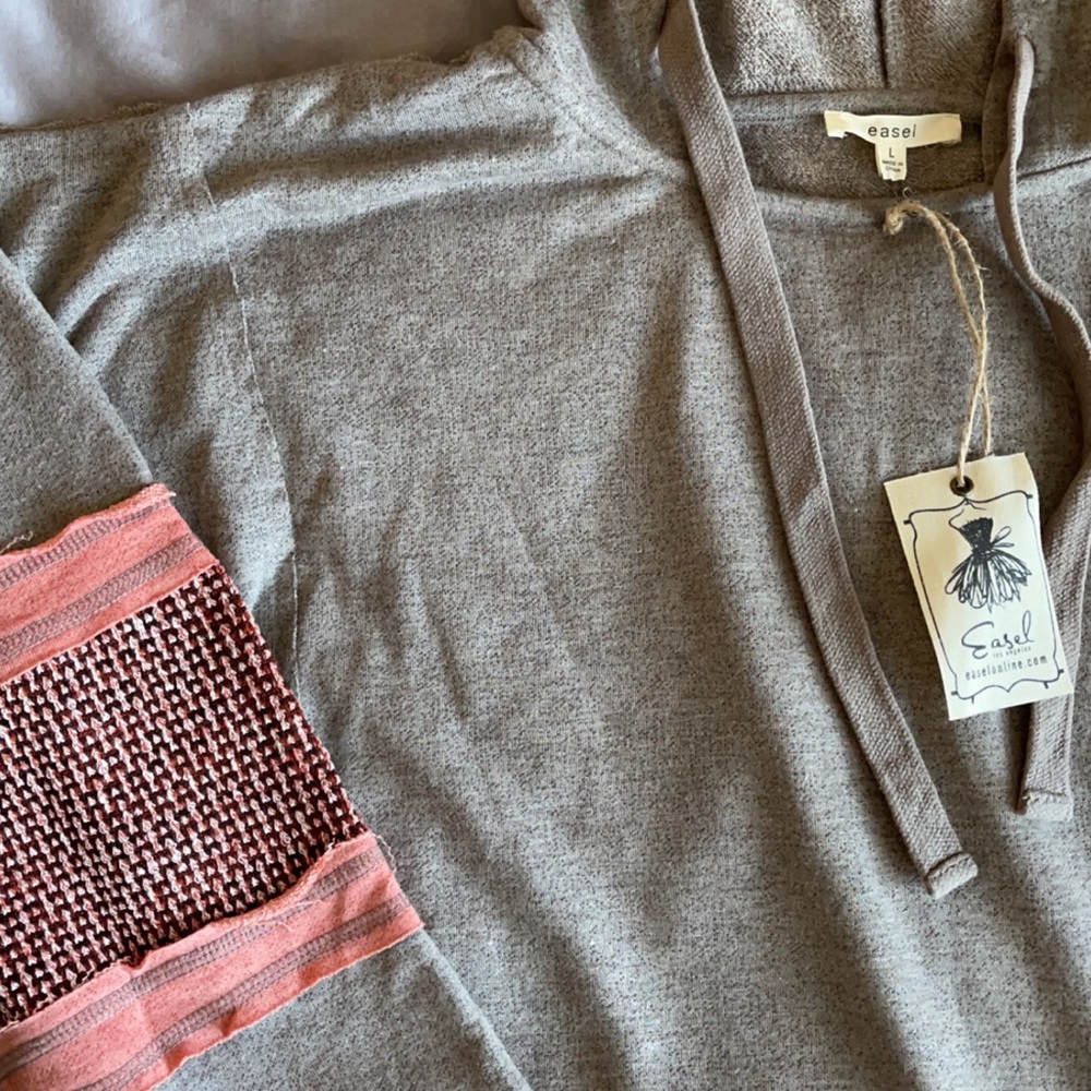 *BNWT* Large Oversized Easel Pullover